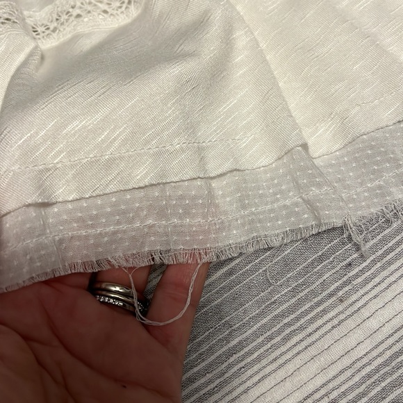 Dex Flutter Sleeve Top - Picture 4 of 8